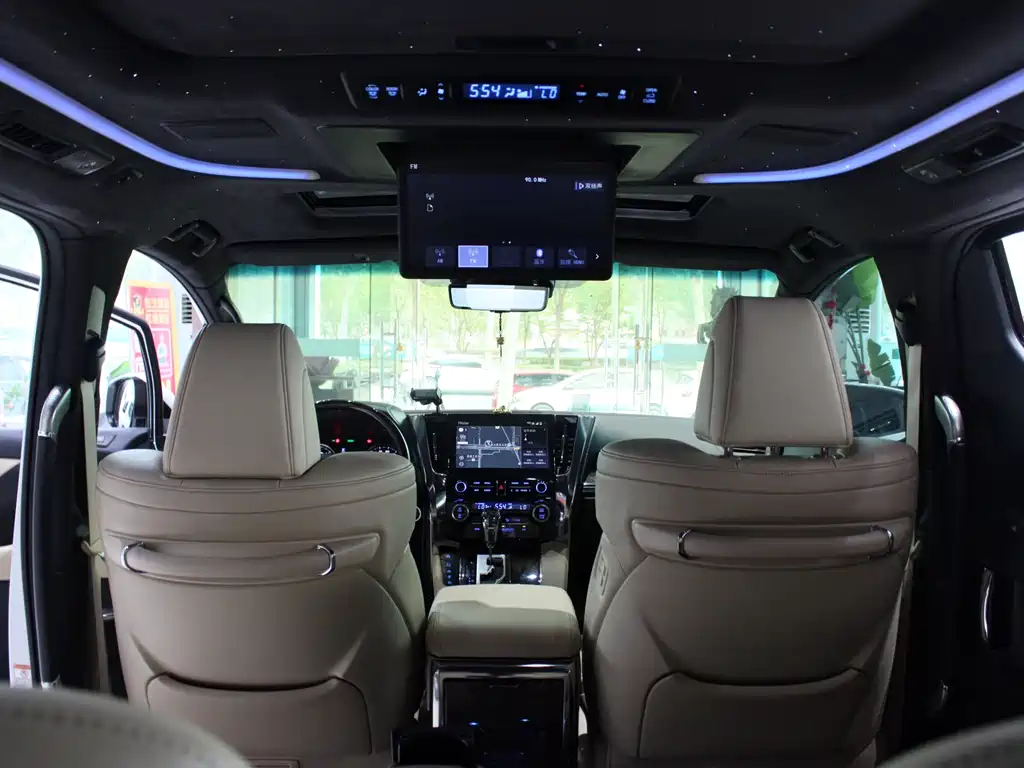 Toyota Alphard 2020 — фото 46