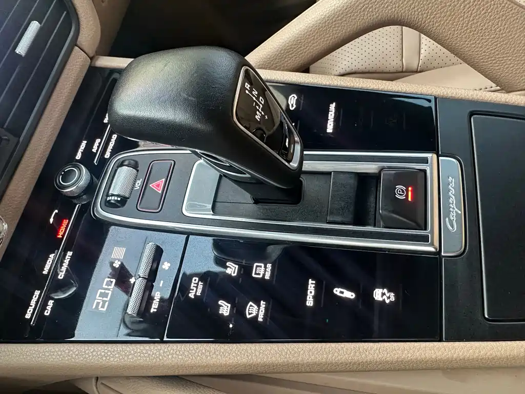 Porsche Cayenne 2019 — фото 13