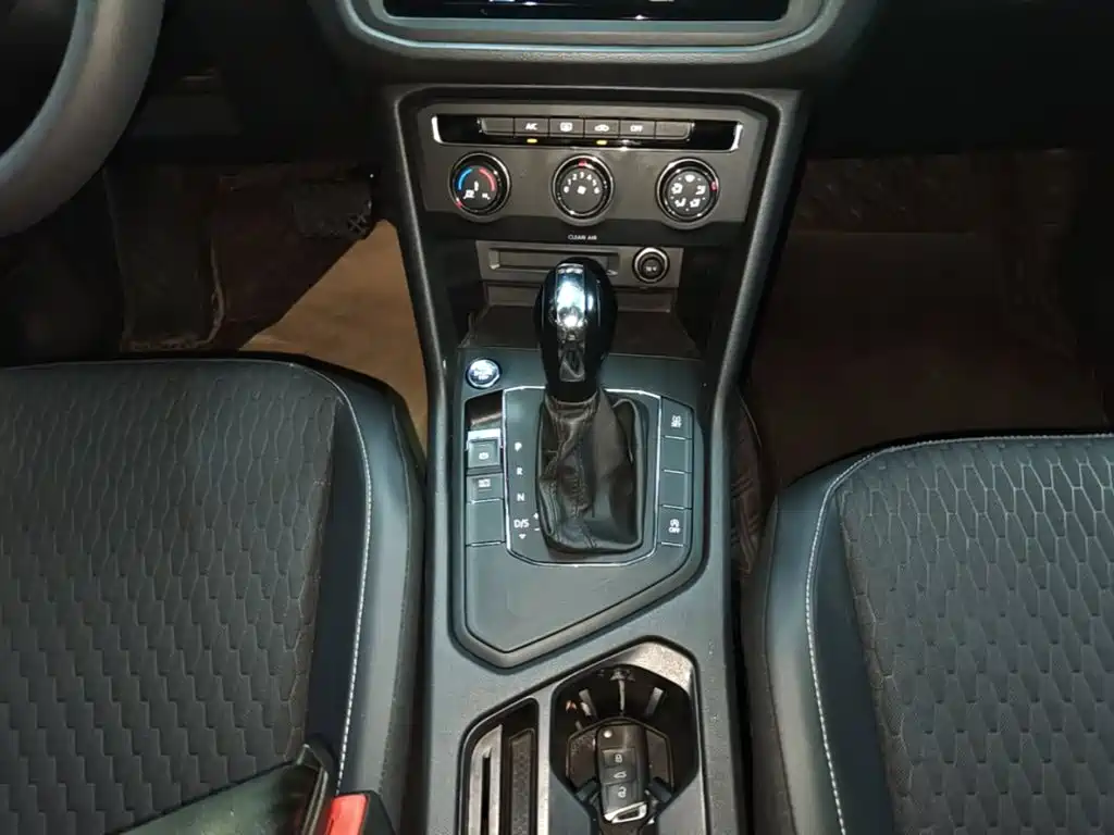 Volkswagen Tiguan L 2020 — фото 14