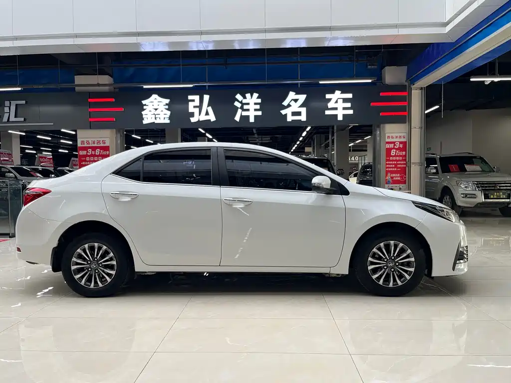 Toyota Corolla 2018 — фото 4