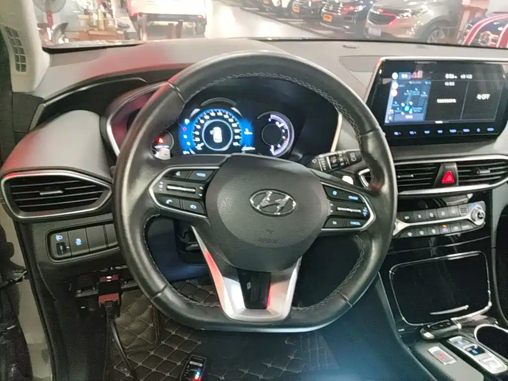 Hyundai Santa Fe 2019 — фото 11