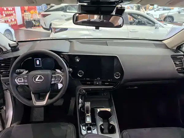 Lexus NX 2024