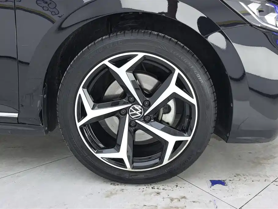 Volkswagen Passat 2023