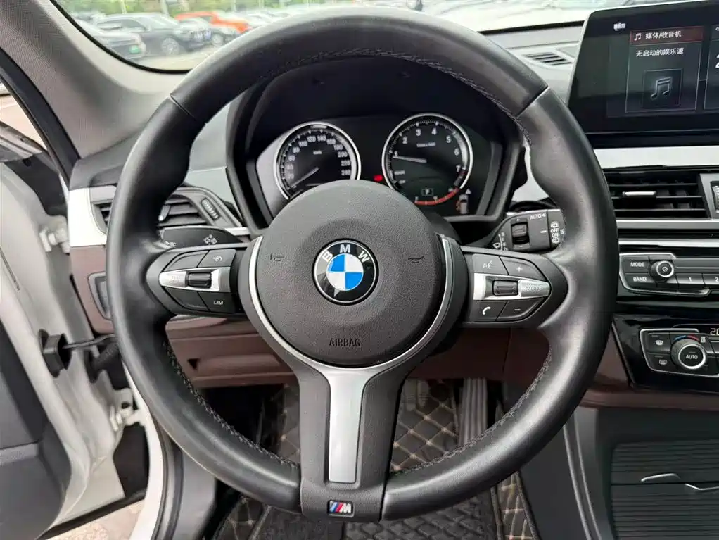 BMW X1 2022 — фото 12