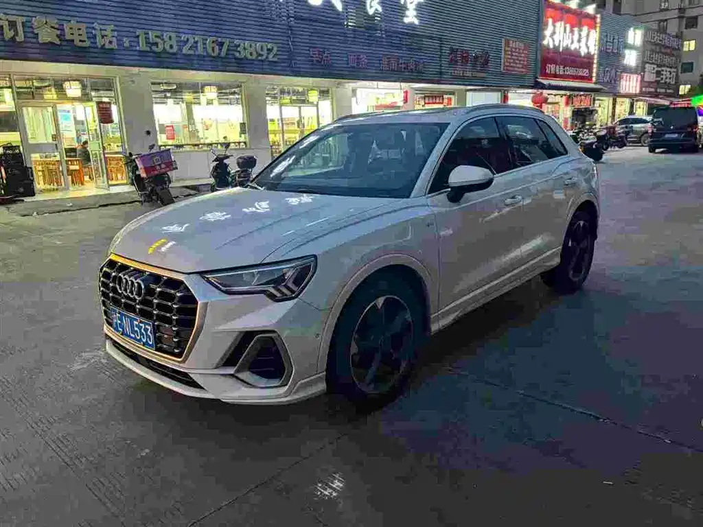 Audi Q3 2022 — фото 1