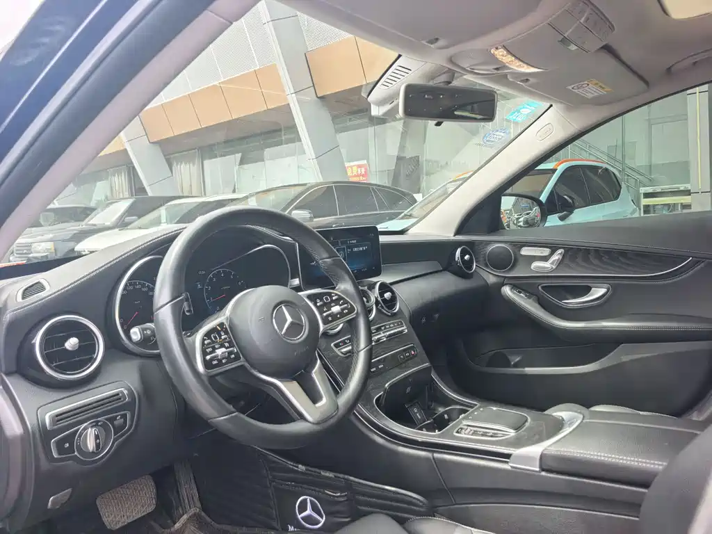 Mercedes-Benz C-Class 2019 — фото 11