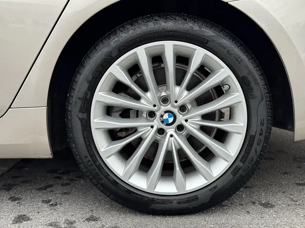 BMW 5 Series 2020 — фото 45