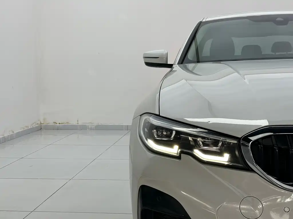 BMW 3 Series 2021 — фото 10