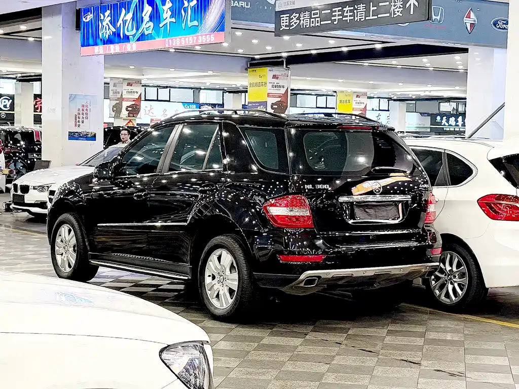 Mercedes-Benz M-Class 2011
