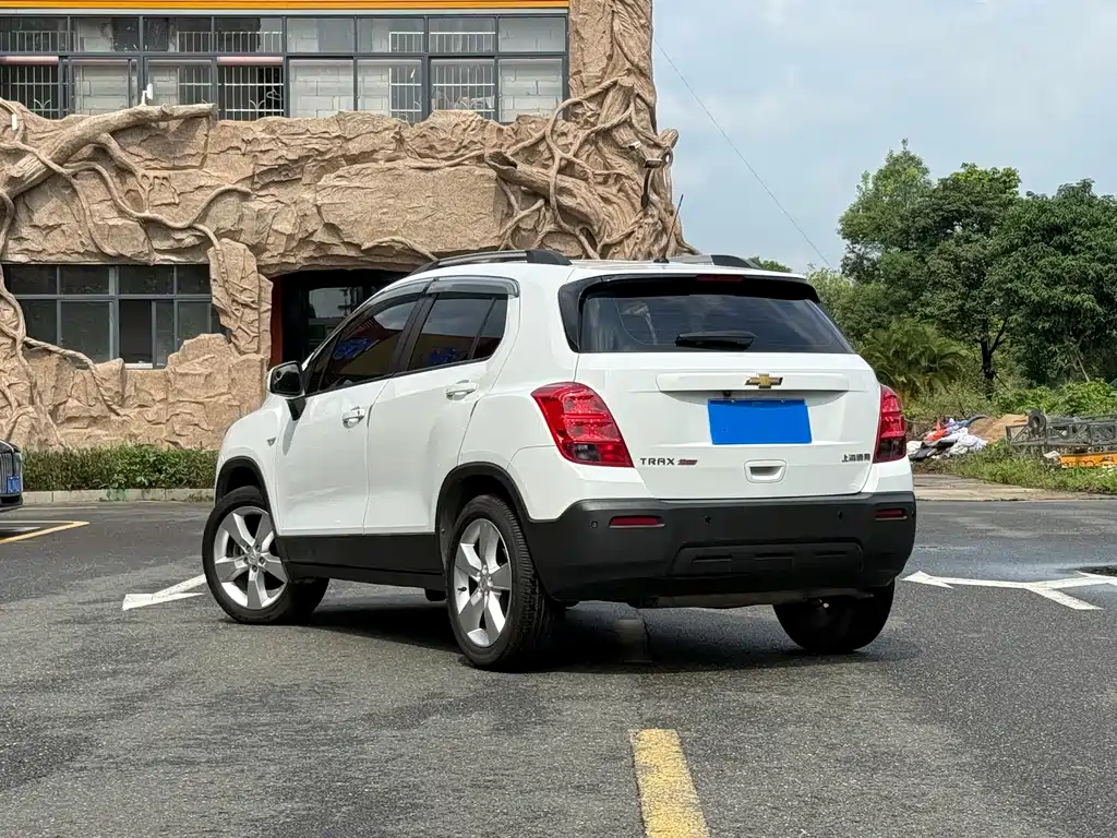 Chevrolet Trax 2015 — фото 3