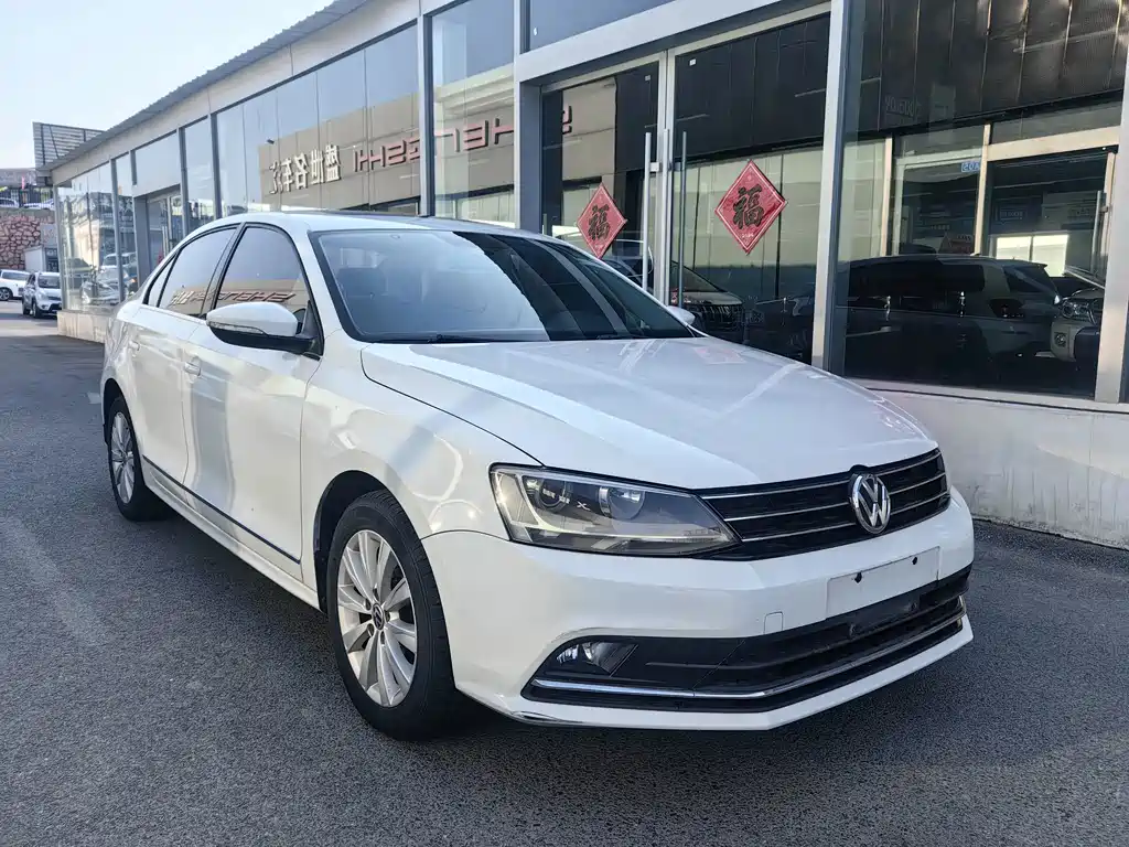 Volkswagen Sagitar 2016