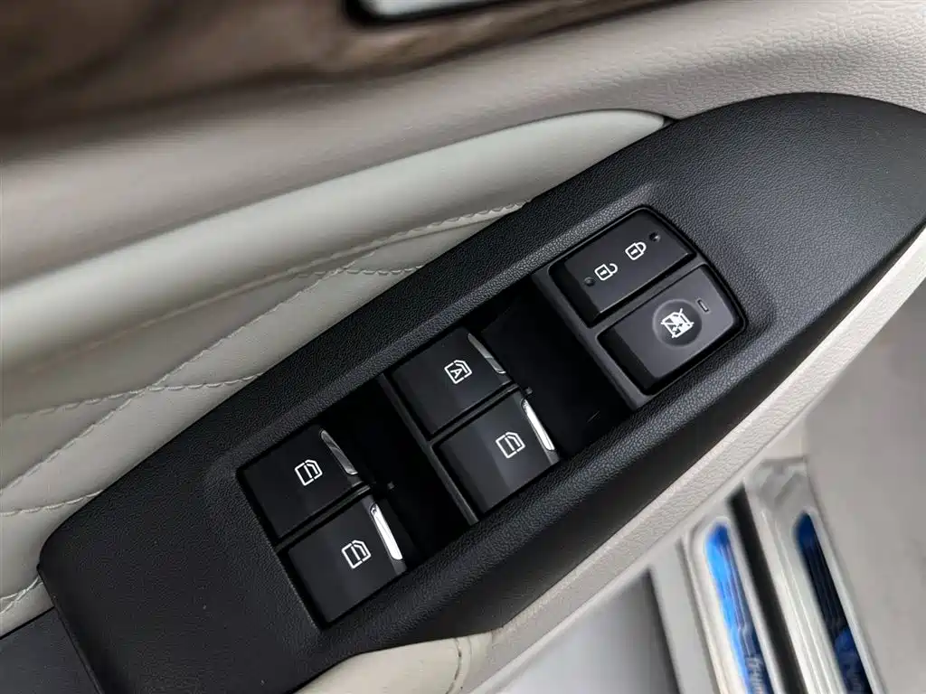 GAC Motor Trumpchi M8 2019 — фото 25
