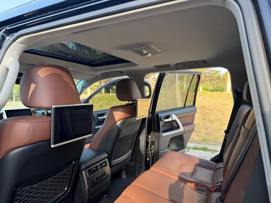 Toyota Land Cruiser 2020 — фото 22