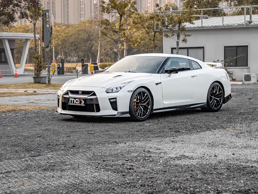 Nissan GT-R 2018 — фото 4