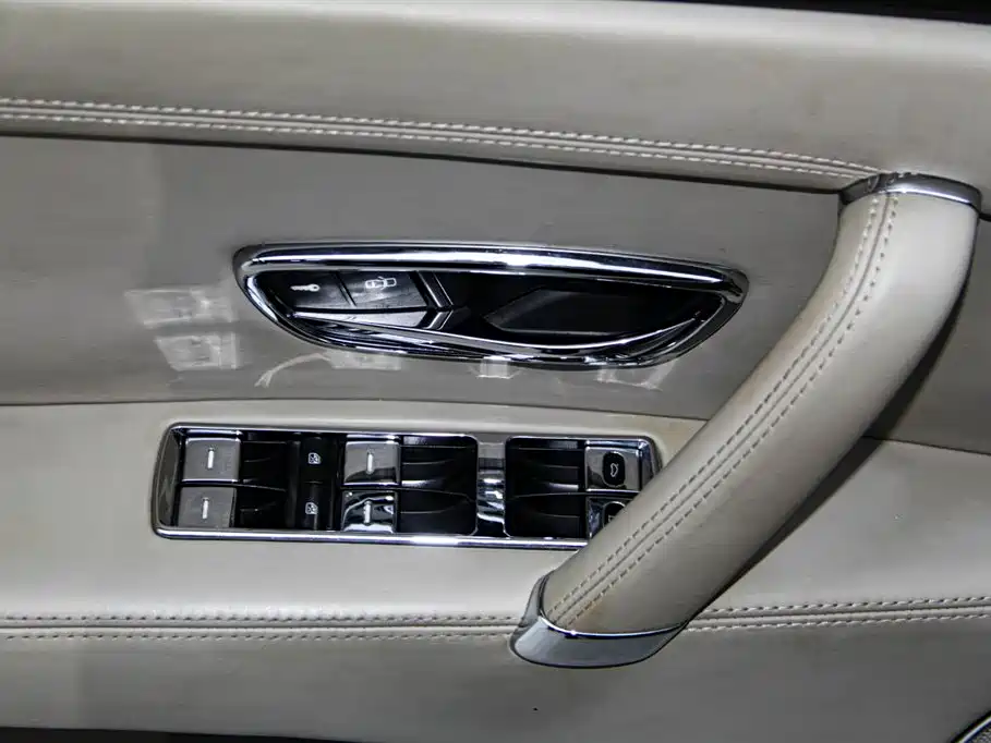 Bentley Flying Spur 2016 — фото 14