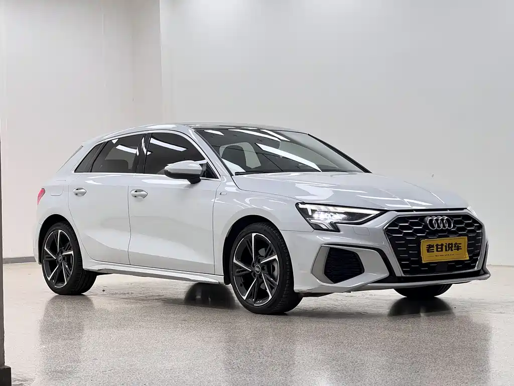 Audi A3 2023 — фото 2