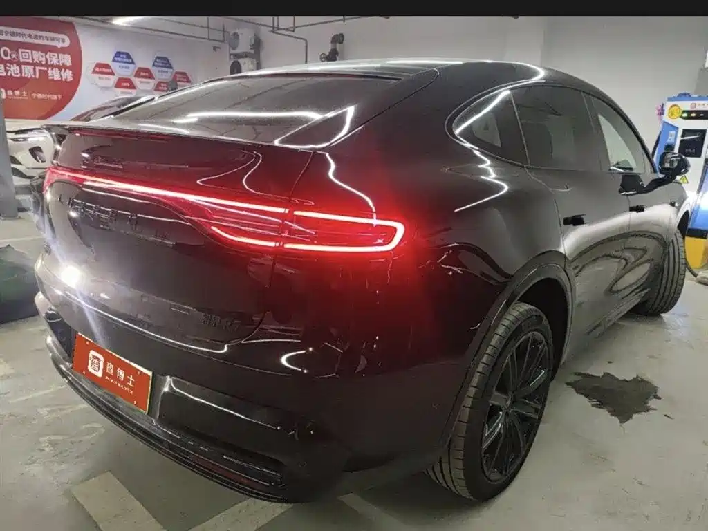 Luxeed Zhijie R7 2025
