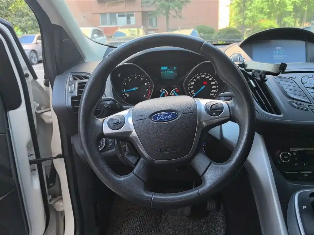 Ford Kuga 2016 — фото 6