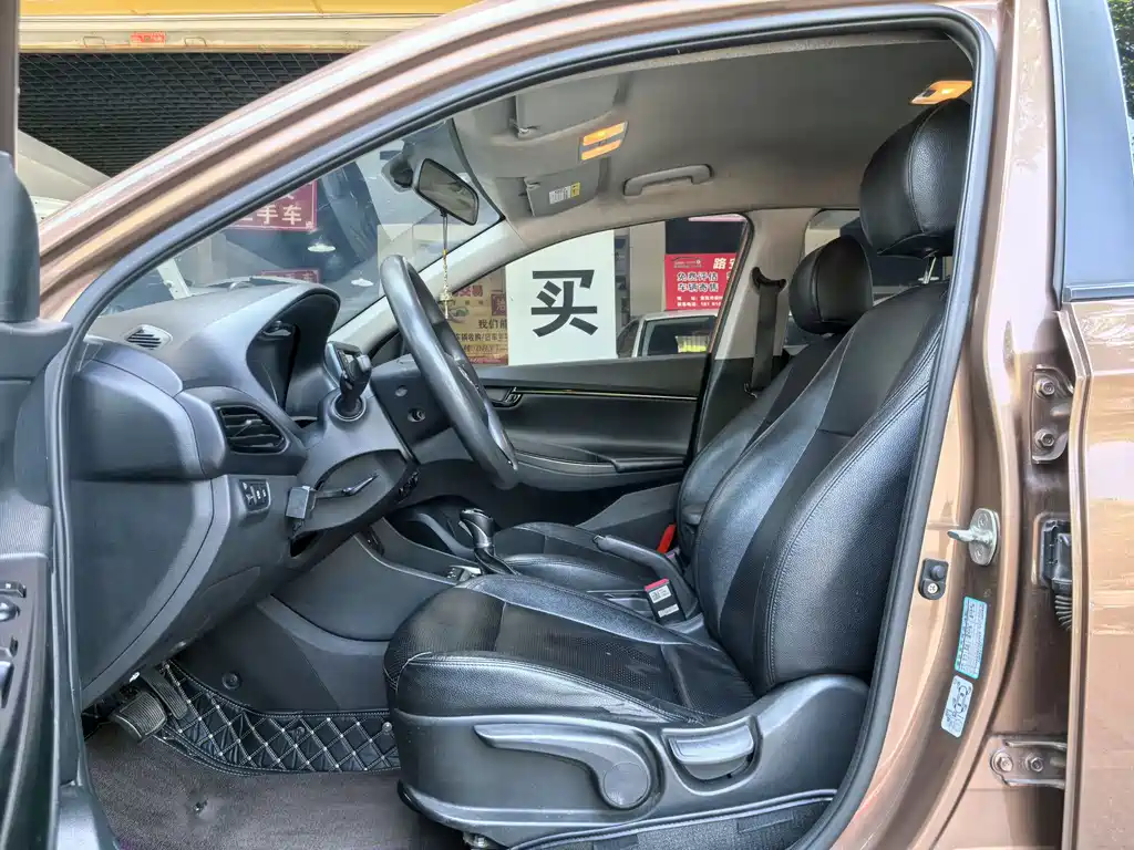 Hyundai Elantra 2019 — фото 10