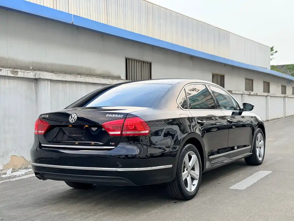 Volkswagen Passat 2015 — фото 11