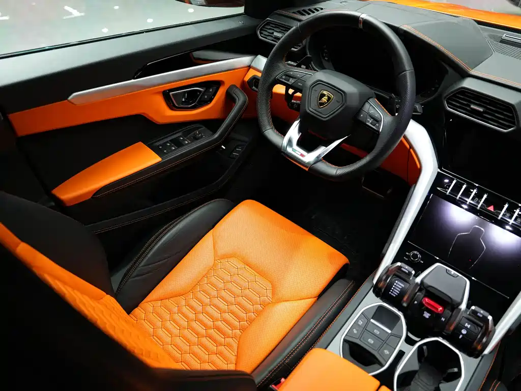 Lamborghini Urus 2021 — фото 35