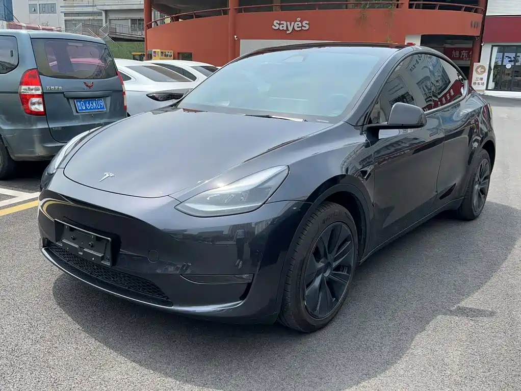 Tesla Model Y 2024 — фото 2