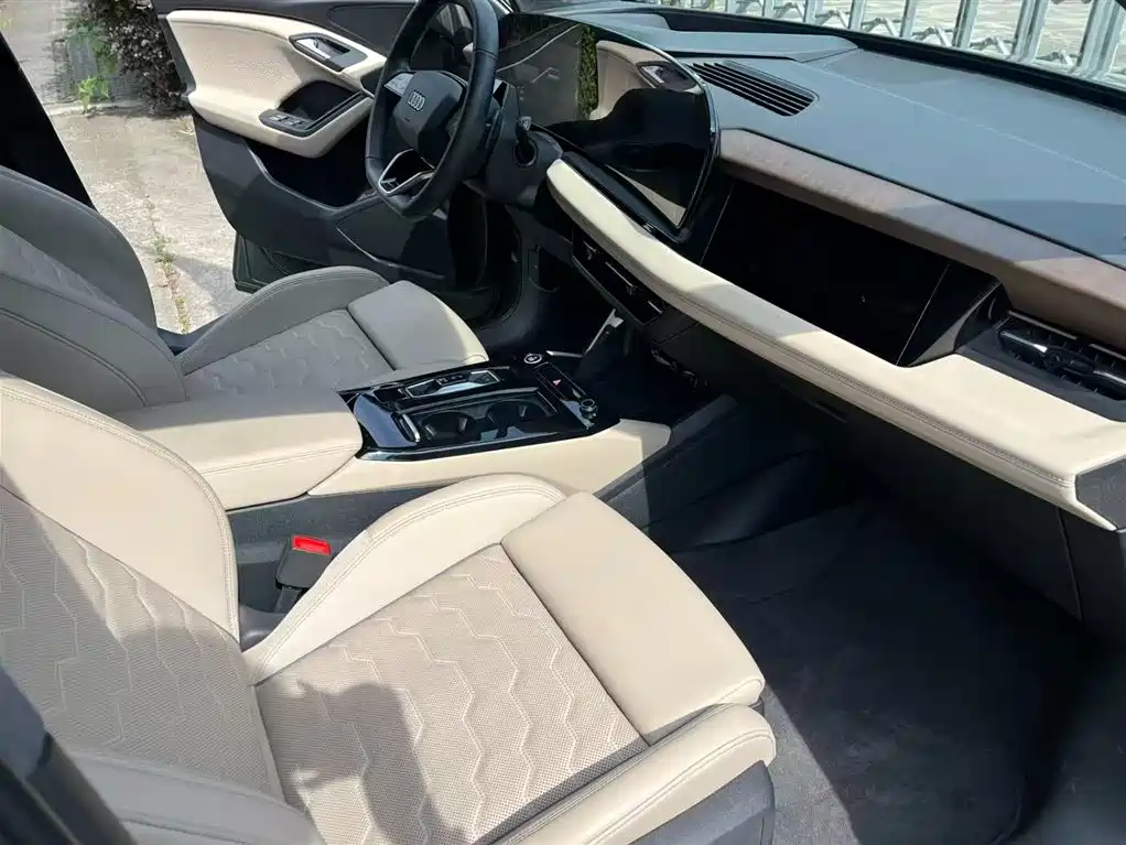 Audi Q6L e-tron 2025 — фото 7
