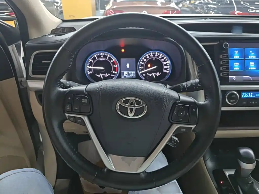 Toyota Highlander 2016 — фото 11
