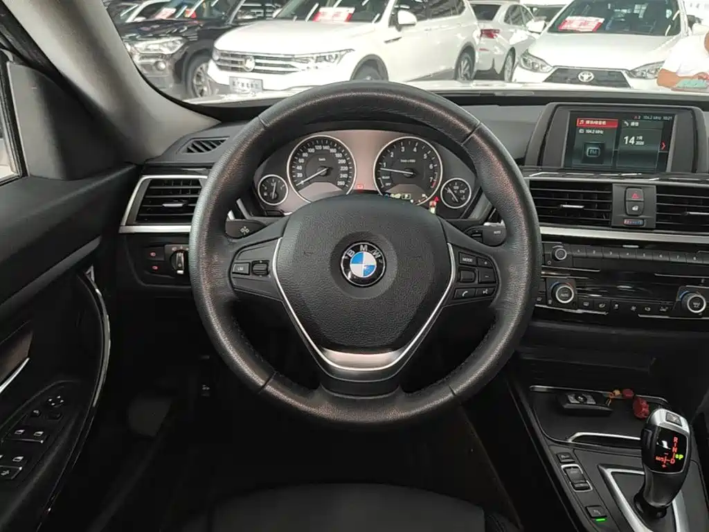 BMW 3 Series GT 2018 — фото 7