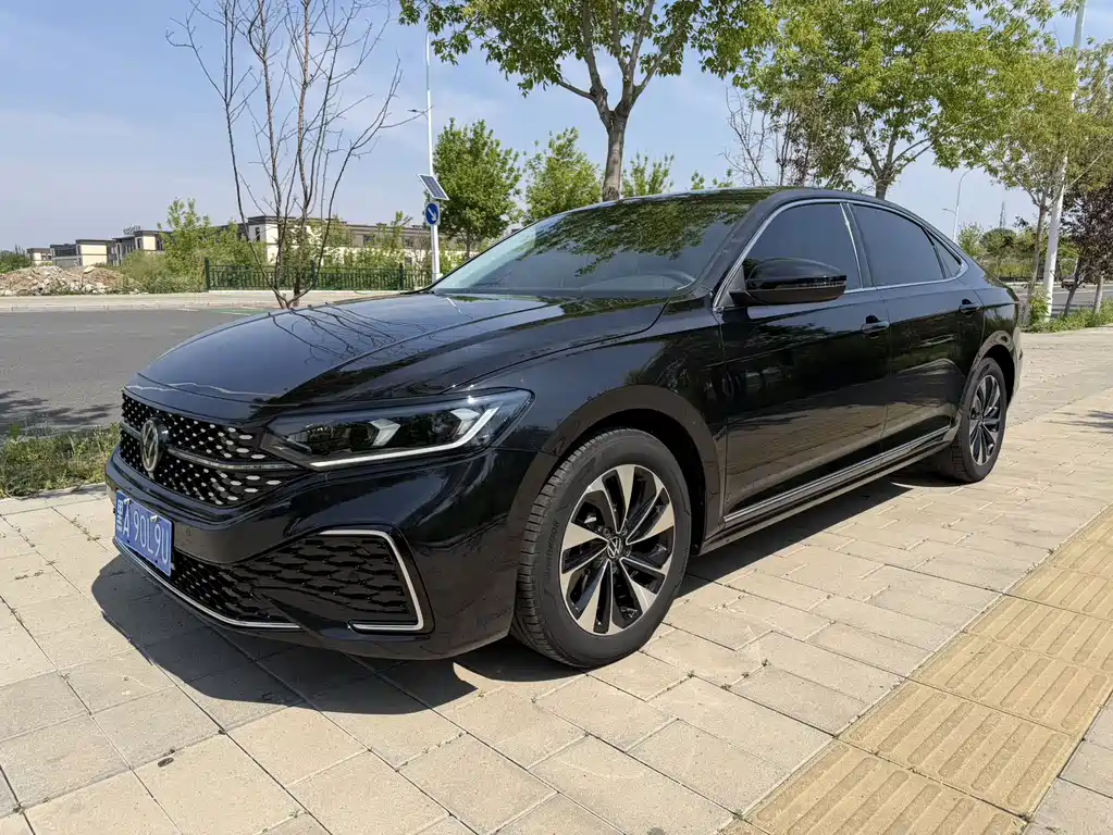 Volkswagen Passat 2023