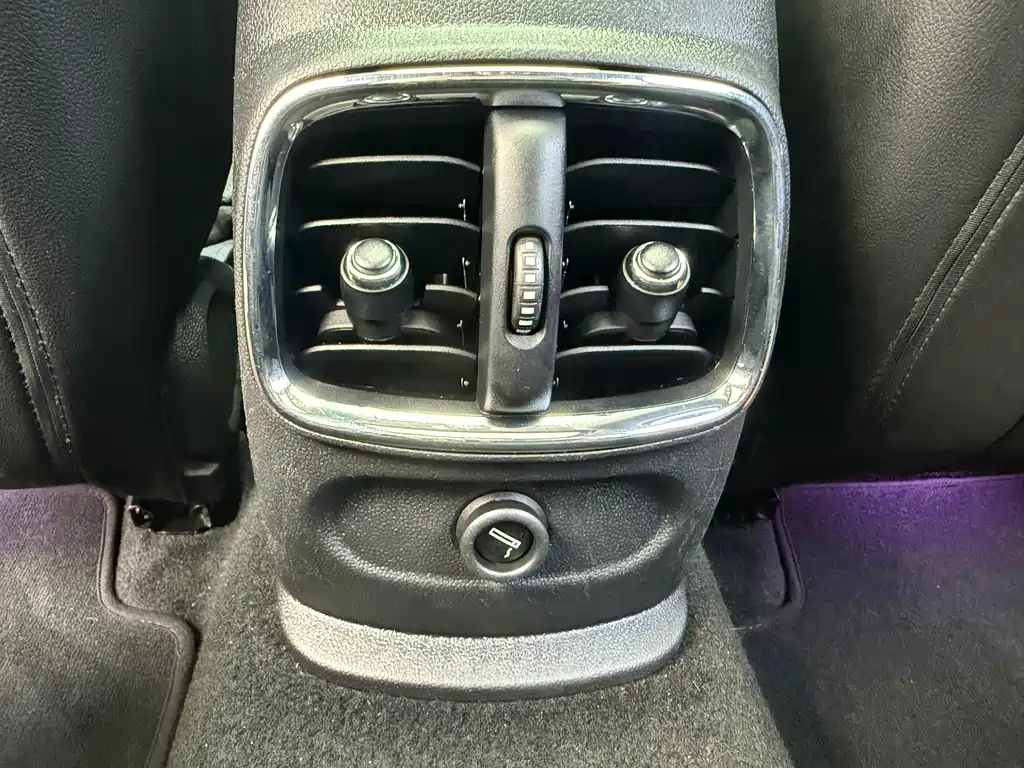 MINI Clubman 2018 — фото 16