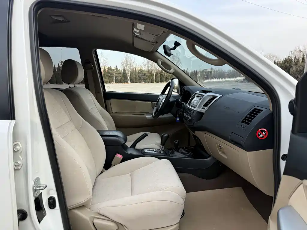 Toyota Fortuner 2016 — фото 11