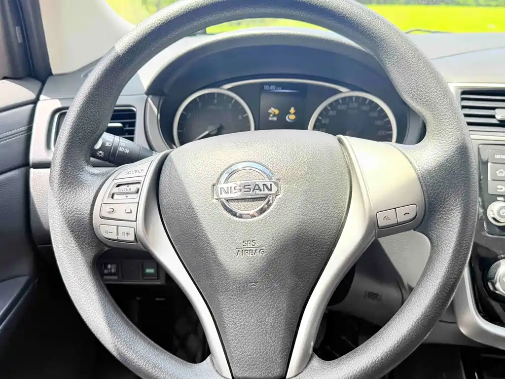 Nissan Tiida 2017 — фото 18