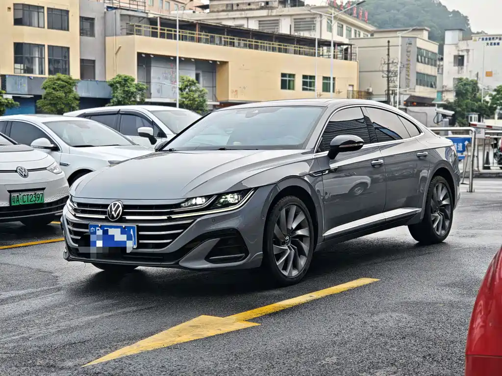 Volkswagen CC 2023 — фото 1