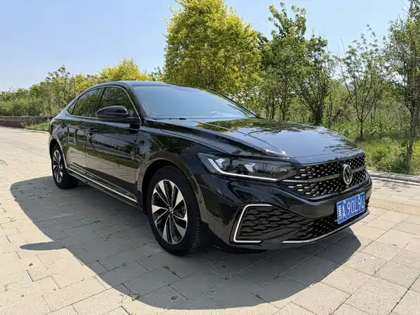 Volkswagen Passat 2023