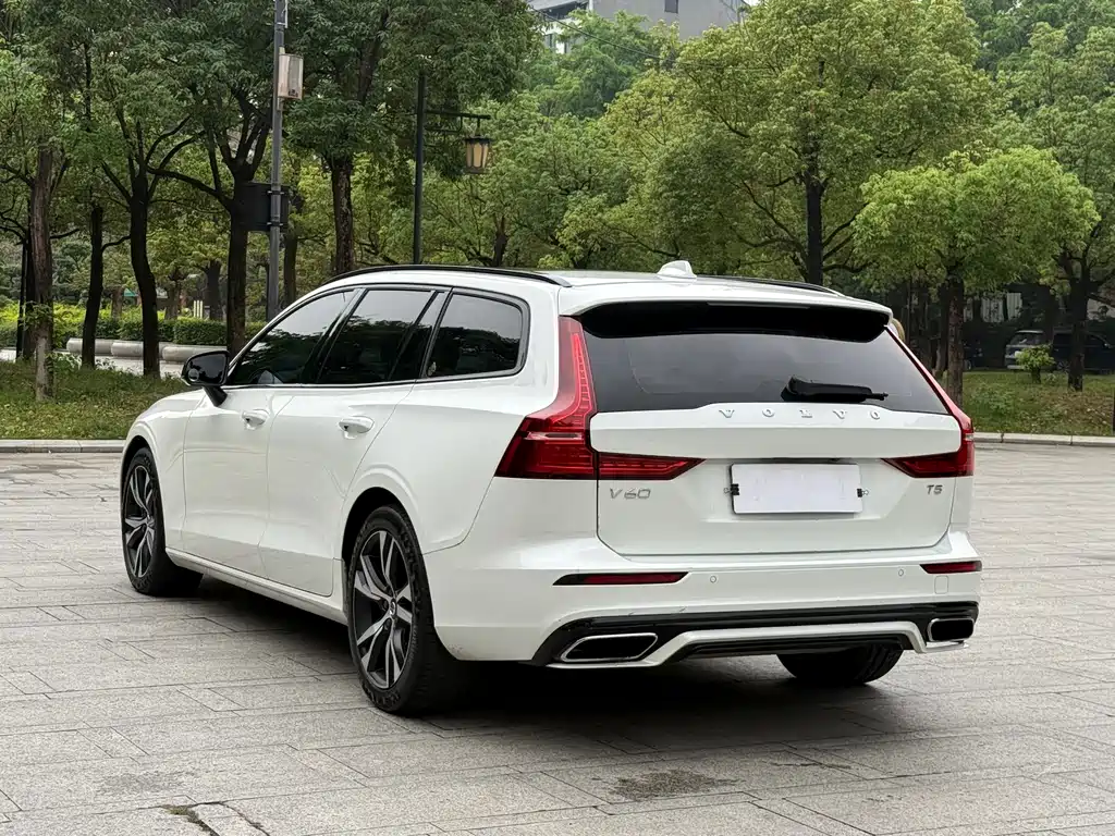Volvo V60 2020 — фото 4