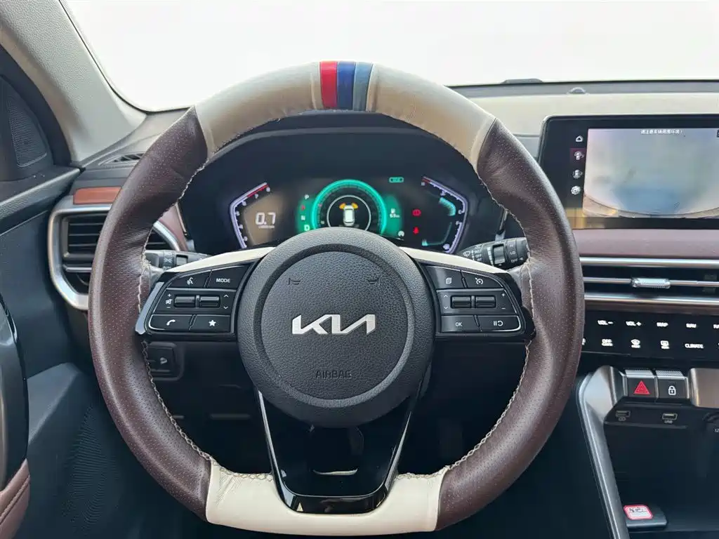 Kia Sportage 2022 — фото 15