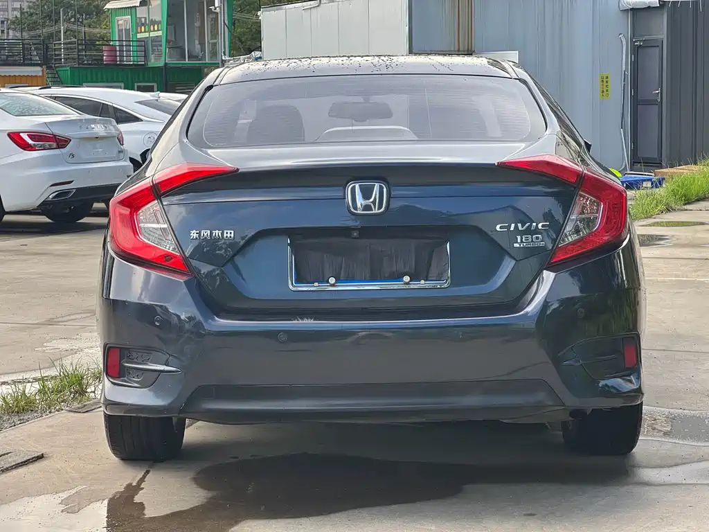 Honda Civic 2018 — фото 9