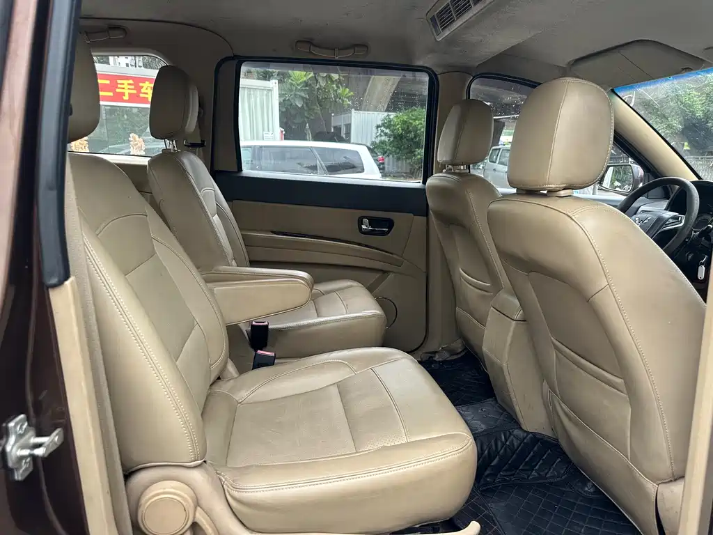 Wuling Hongguang 2014 — фото 15