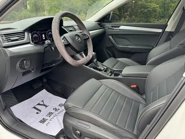 Skoda Superb 2024