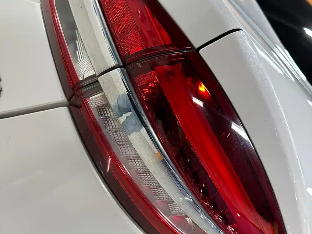 Ford Mondeo 2017 — фото 14