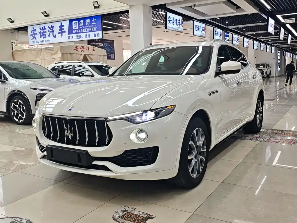 Maserati Levante 2016 — фото 1