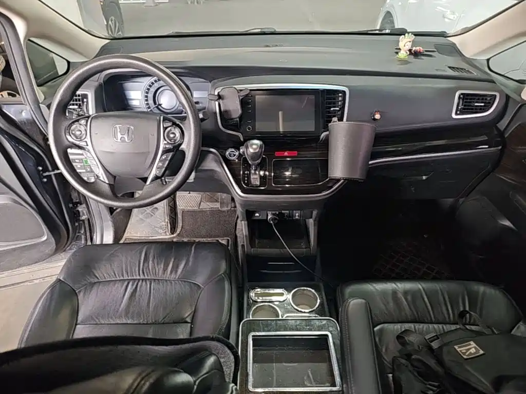 Honda Odyssey 2021 — фото 10