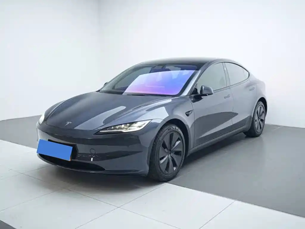 Tesla Model 3 2025 — фото 1