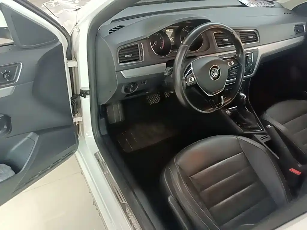 Volkswagen Gran Lavida 2017 — фото 16