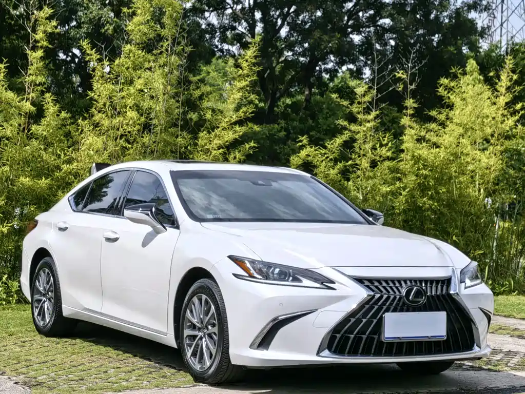 Lexus ES 2023 — фото 3