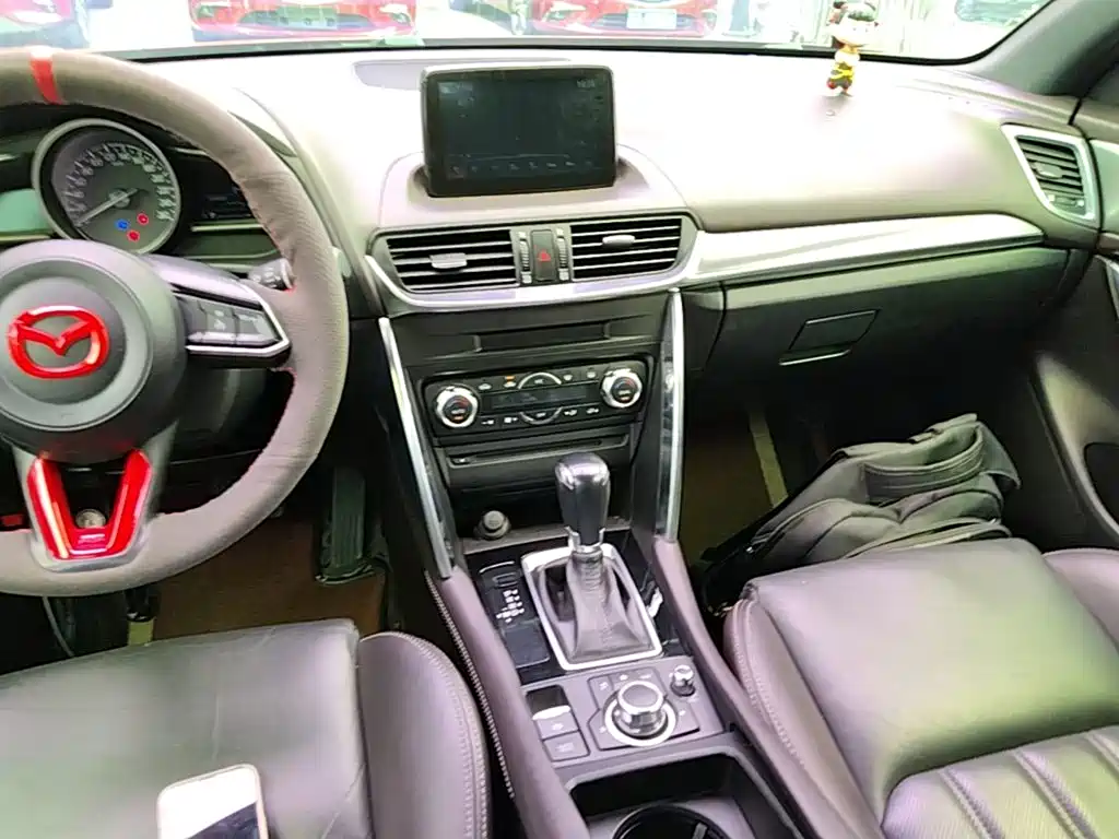 Mazda CX-4 2018 — фото 13