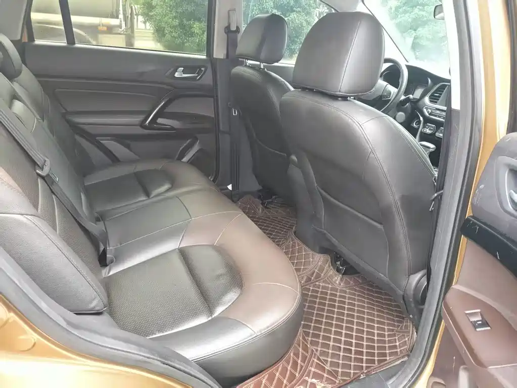 GAC Motor Trumpchi GS4 2016 — фото 15