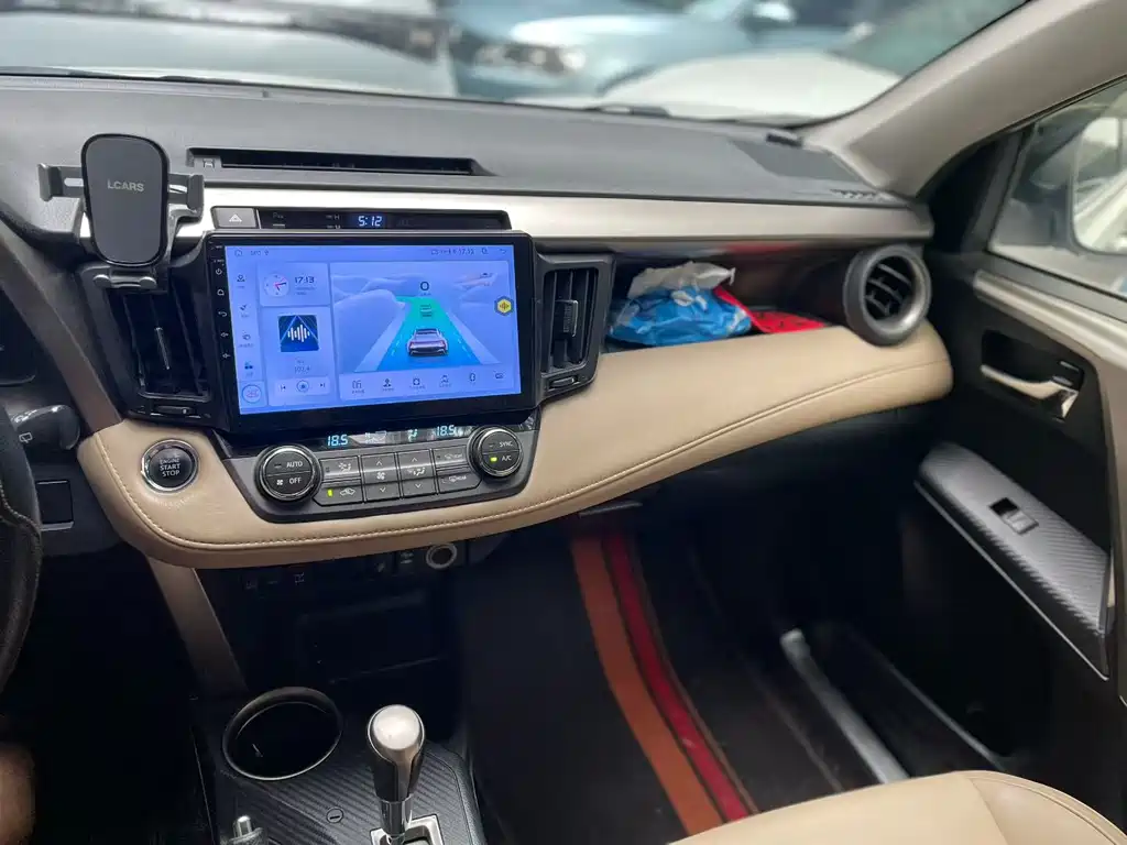 Toyota RAV4 2015 — фото 3
