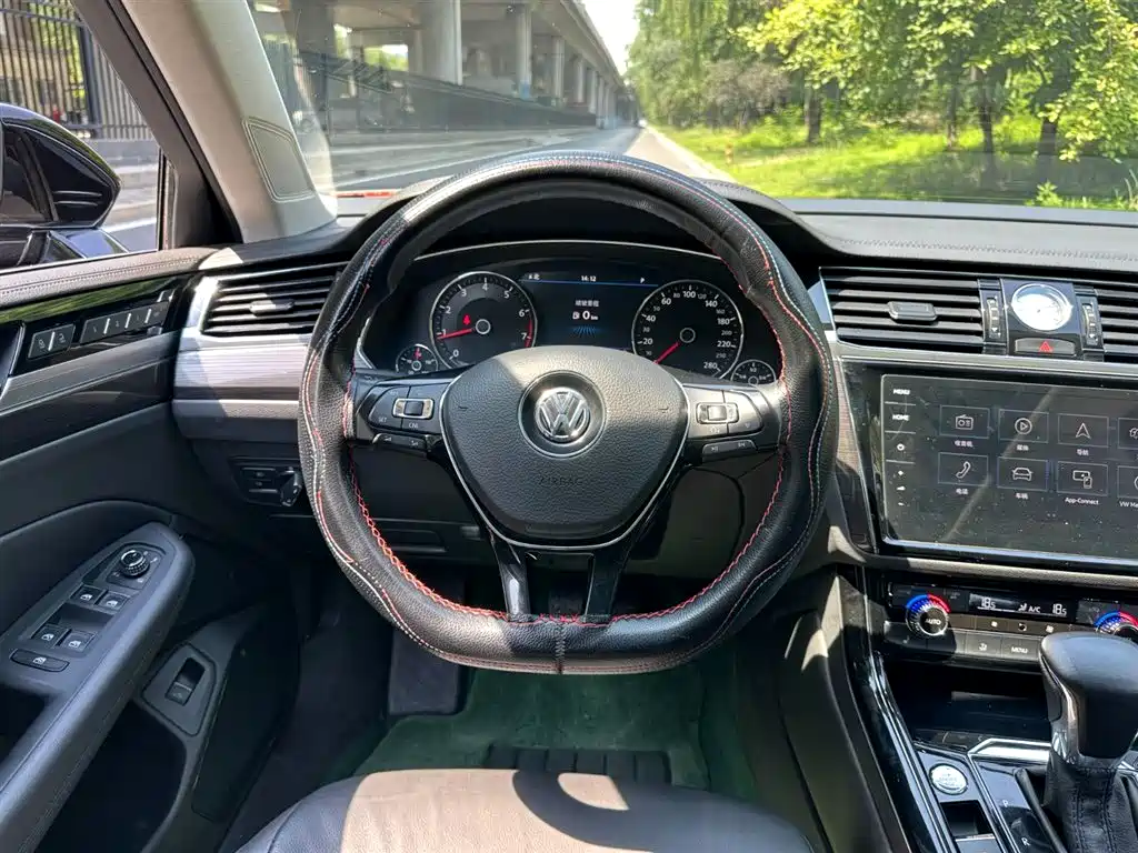 Volkswagen Phideon 2018 — фото 10